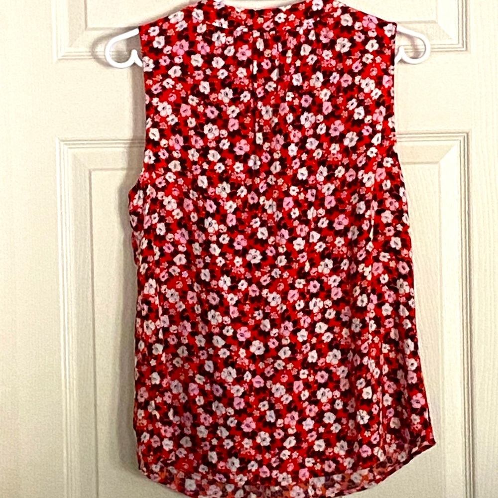Old Navy Floral Sleeveless Top - Picture 3 of 6
